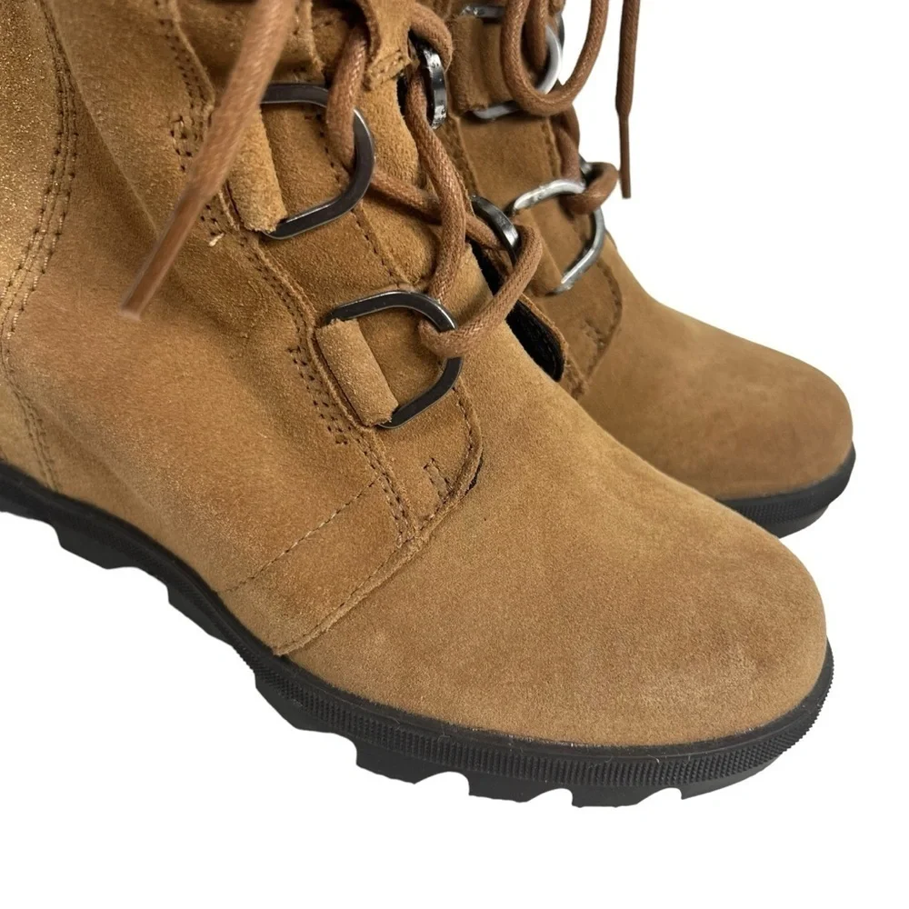 Sorel Joan of Arctic Shimmer Wedge II Lace up boot Camel Youth size 4/35
